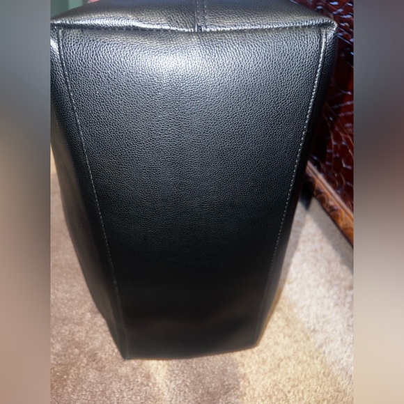 Victoria’s Secret, Black Bag🖤 - Picture 10 of 10